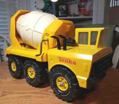 Vintage Mighty Tonka Ready Mixer Cement Truck. SUPER RARE YELLOW 6 WHEEL TRUCK!