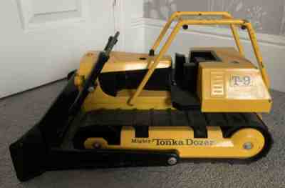 Mighty T9 Tonka Dozer Metal Vintage Construction Toy Truck + Free Figure