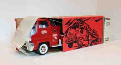 1966 Tonka Pumper Fire Truck No. 926 with Original Box, Inserts, Look Book