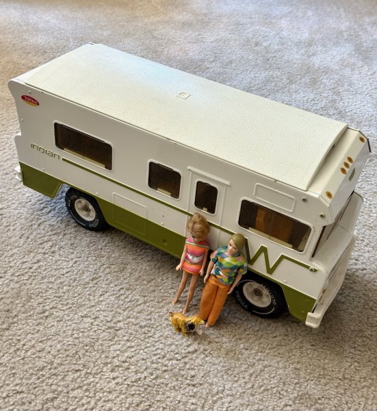 Vintage 1974 Mighty Tonka Winnebago Motorhome No.3885 Includes Family