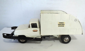NICE WORKING VINTAGE 1960 TONKA  GARBAGE TRUCK  PRESSED STEEL