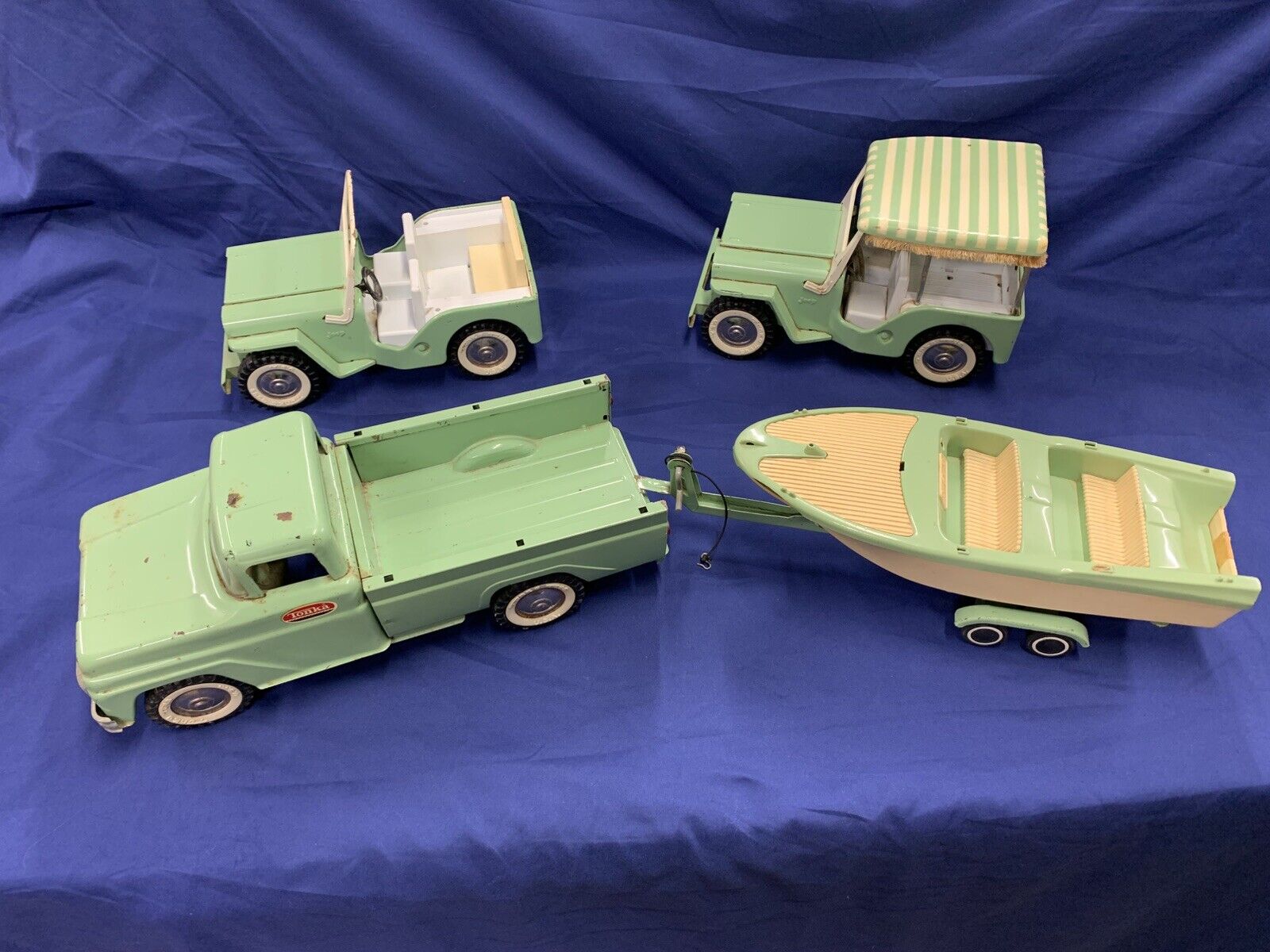 Rare vintage 1963 Tonka #2140 Outdoor Living Set, Truck, Two Jeeps, Boat,Trailer