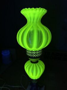 RARE Vintage Fenton Topaz Vaseline Opalescent Uranium Glass Lamp