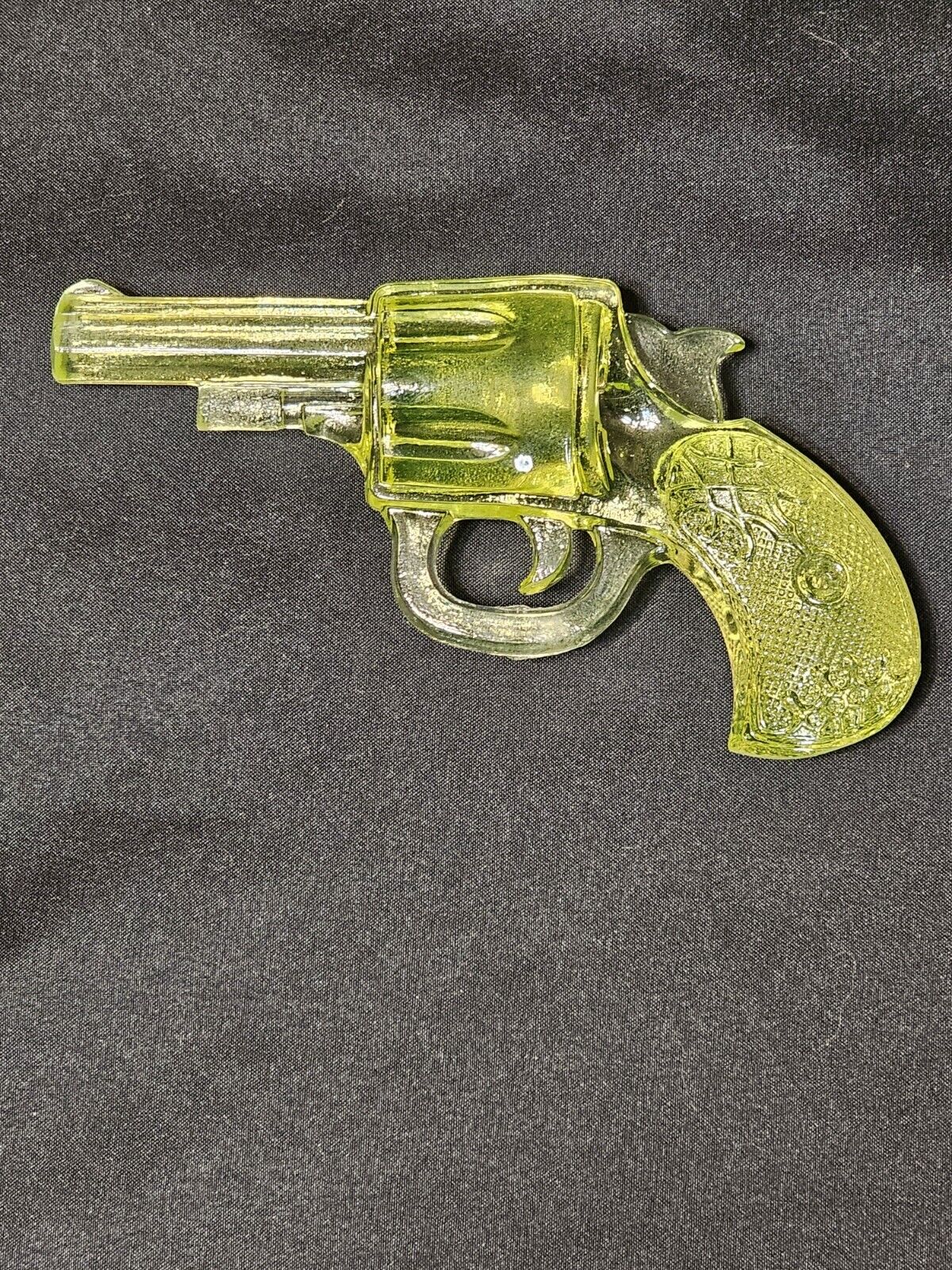 Psiol Reference Image RARE VASELINE / URANIUM GLASS REVOLVER PISTOL GUN glows under UV light ...