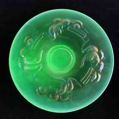 Fenton Uranium Carnival  ??Kittens ? Saucer VERY RARE