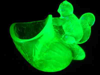 Green Vaseline glass squirrel salt cellar dip chipmunk uranium glows yellow celt