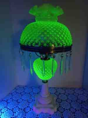 VTG FENTON TOPAZ URANIUM GLASS OPALESCENT HOBNAIL LAMP 10