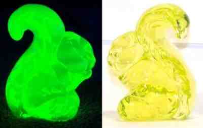 Boyd Glass Madein 1991 Sammy Squirrel Chipmunk Vaseline Uranium Paperweight FUND