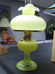 Uranium Glass Vaseline Fenton Topaz Aladdin Grand Vertique Lamp #052 Out Of 500