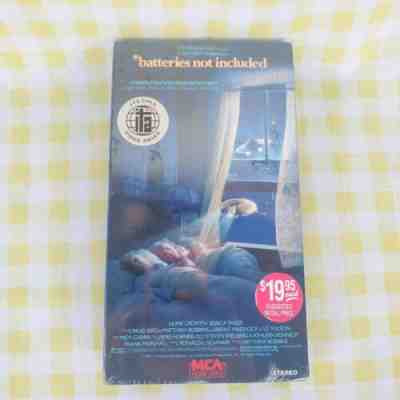 Rare, Sealed Batteries Not Included Red MCA Home Video Spielberg VHS Tape 1988