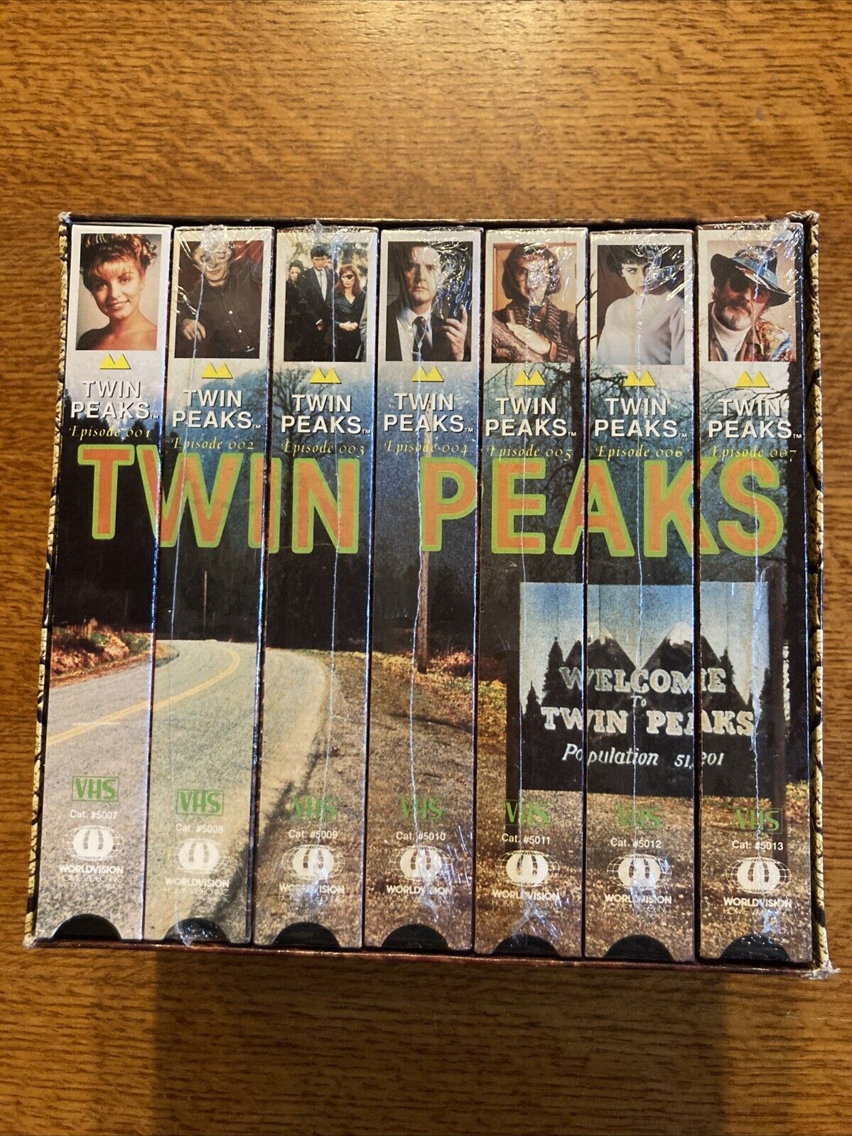 Twin Peaks Season 1 VHS Box Set New Sealed David Lynch Rare
