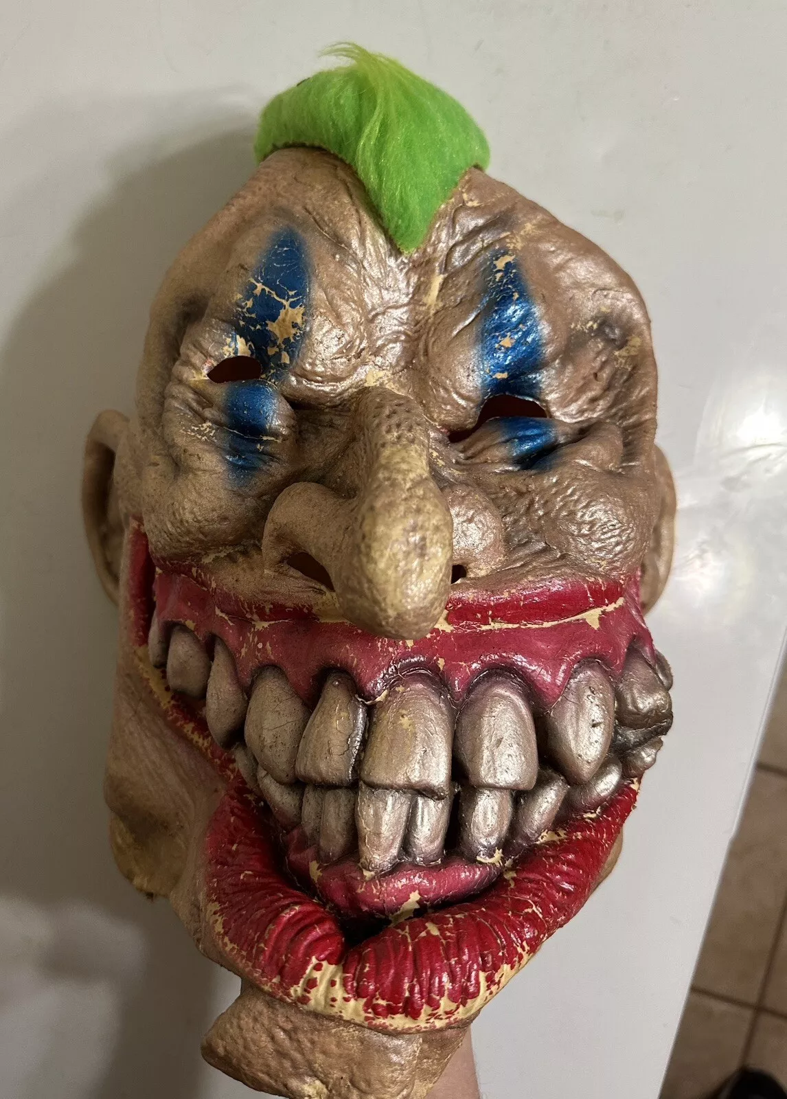 EVIL NIGHT - CLOWN MASK SCREEN USED 1992 + VHS Tapes, Script Promo Pack Only One