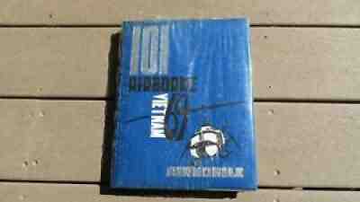 101st Airborne Airmobile 1969 Vietnam Yearbook Unit History Book w/ Dust Cover