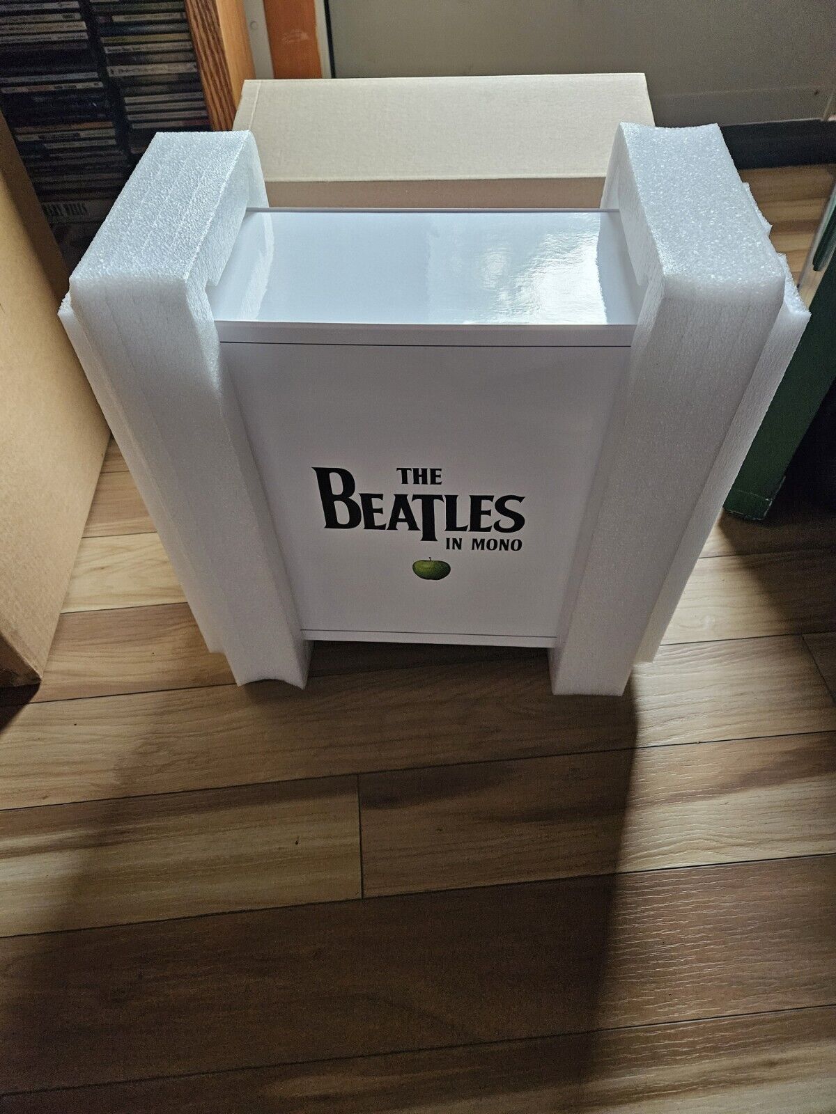 THE BEATLES/IN MONO*VINYL BOXSET WITH BOOK*BRAND NEW IN ORIGINAL SHIPPING BOX