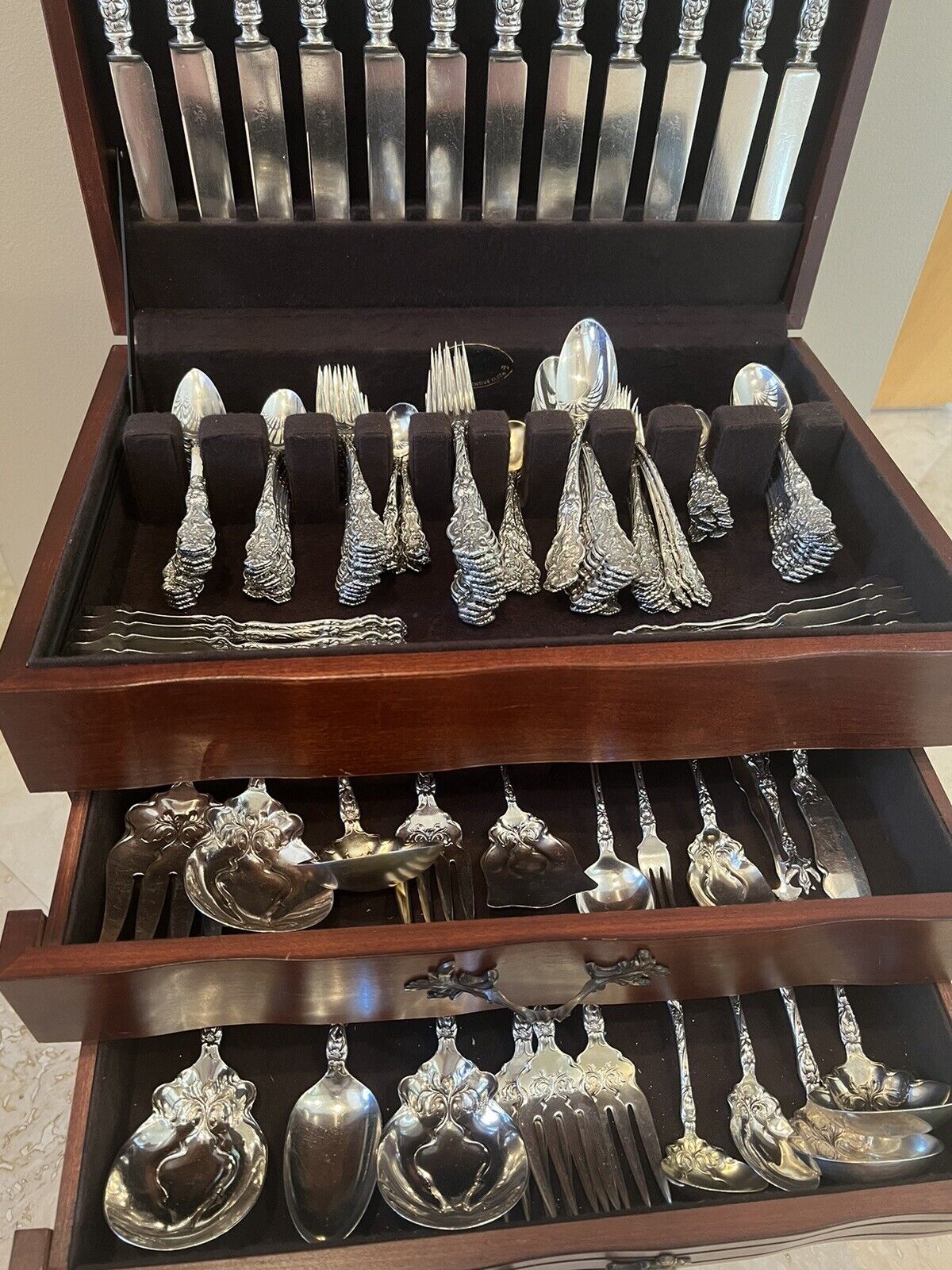 Wallace Irian Sterling Art Nouveau 158 Pc Set 22 Servers