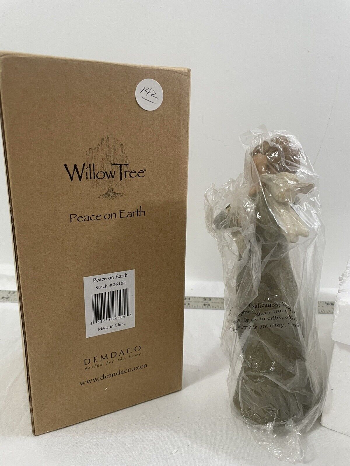 Willow Tree Peace on Earth Figurine #26104 New In Box