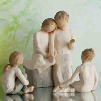 Willow Tree Grandmother with 3 Granddaughters Figurine Gift set