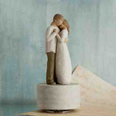 Promise Musical sculpted by Susan Lordi Willow Tree