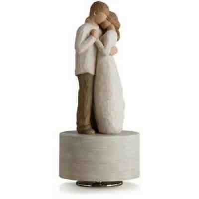 NEW W/ BOX Willow Tree Musical Figurine - Promise 26457 By Susan Lordi
