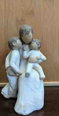 2002 Willow Tree Quietly Susan Lordi 5.5" Mother with 2 children sons