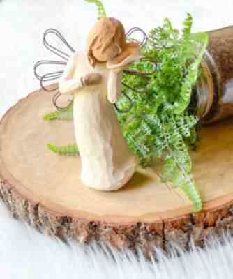 Willow Tree Figurine Angel Susan Lordi Demdaco Thinking of You Seashell Conch