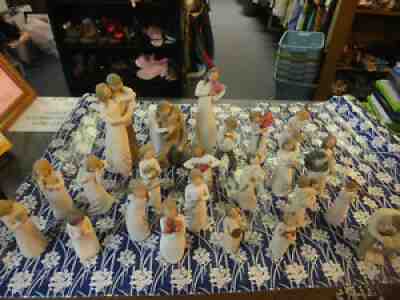 23 lot Willow tree figurines angel of heart couple boy girl together Susan Lordi