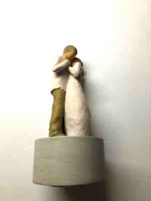 Willow Tree Promise Musical figurine Plays Pachelbel ??s â??Canon D Majorâ? Lordi