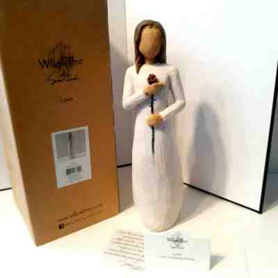 Willow Tree LOVE Figurine by Susan Lordi 9" Brand new in Box with easel card