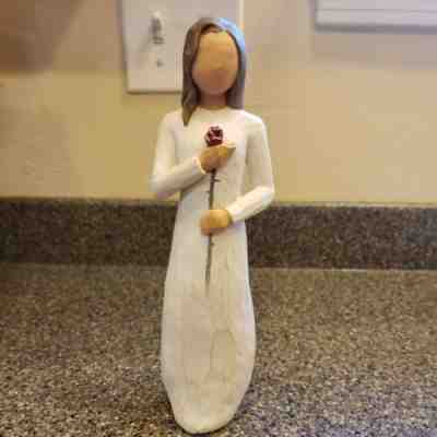 New W/O Box~LG Willow Tree ??LOVE ??Woman Holding a Rose ~9" Tall~HAND PAINTED