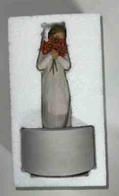 Willow Tree, Surrounded By Love Musical Figurine. Susan Lordi. Demdaco.