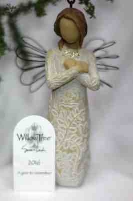 Willow Tree ANGEL statue figurine gold letters 2016 A Year to Remember ornament