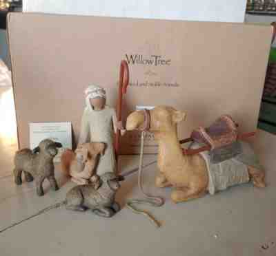 Willow Tree 26105 Shepherd / Stable Animals Nativity Set w/ Box excellent cond.