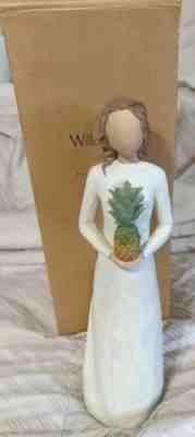 Willow Tree Hearth and Home Figure Woman with Pineapple by Susan Lordi 15"