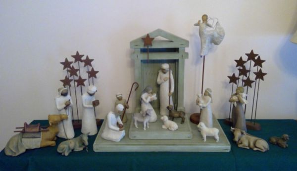Willow Tree Demdaco-  Nativity Creche With Metal Stars and 17 Figurines