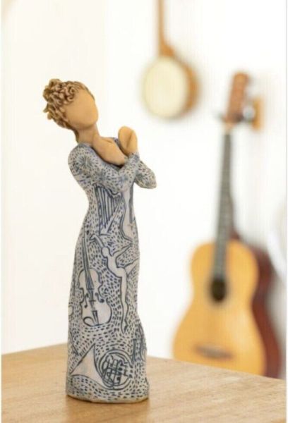 WILLOW TREE MUSIC SPEAKS LIGHTER SKIN FIGURE *Brand New In Box
