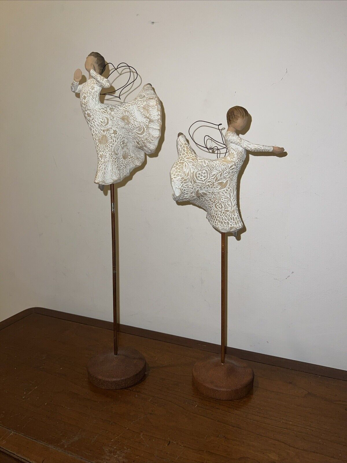 Willow Tree Pair Of Nativity Angels Song Of Joy and Dance Of Life