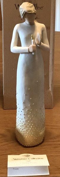Willow Tree Signature Collection VIGIL - Luminary of Love - Susan Lordi - 27538