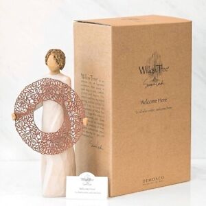 Willow Tree 'Welcome Here' Figurine with Metal Wreath, 2010 by Susan Lordi, New