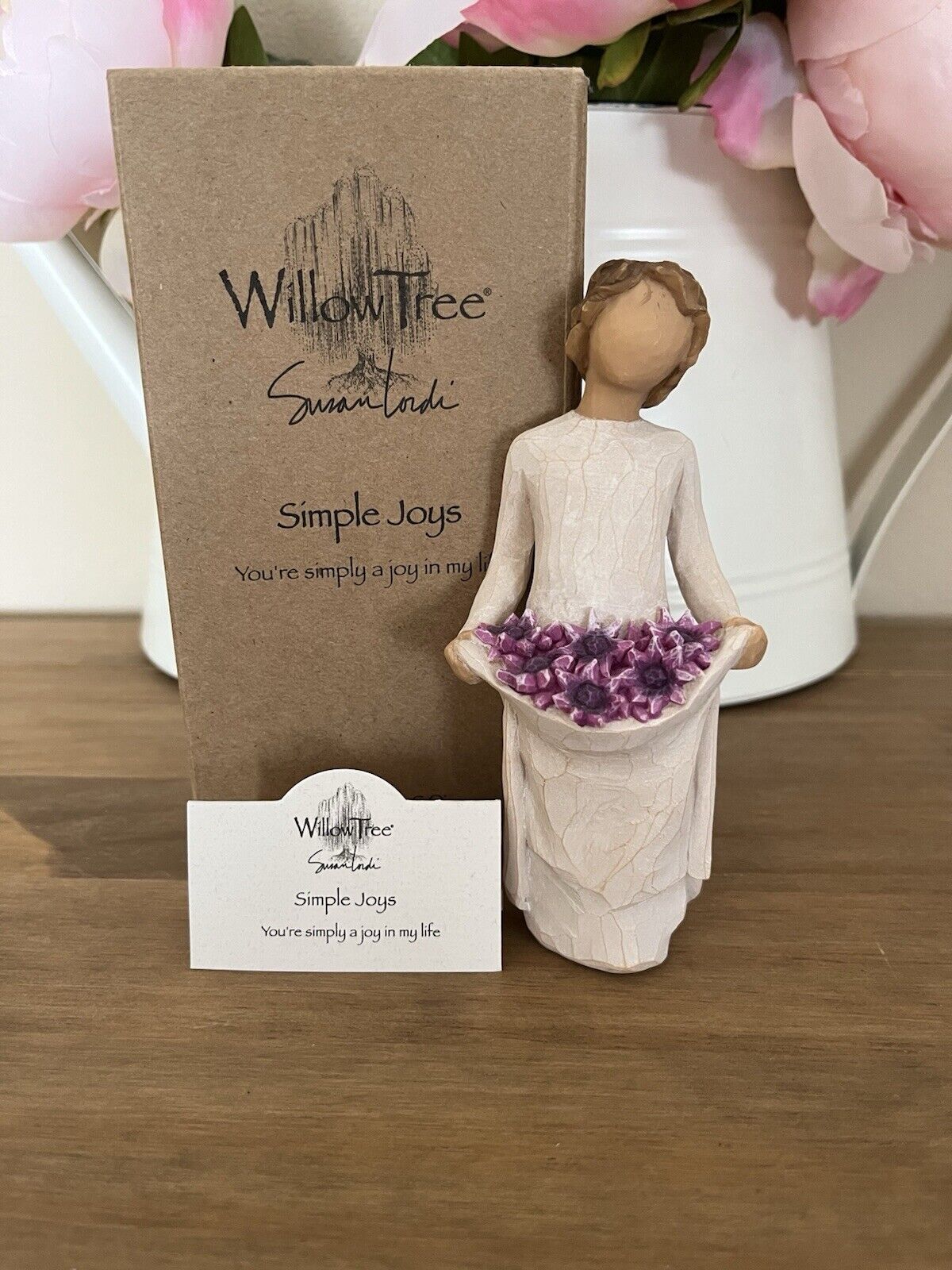 Willow Tree Simple Joys Figurine #27242 by Susan Lordi Demdaco Purple Flowers