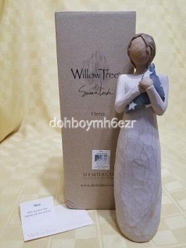 Willow Tree Susan Lordi Hero honor memory flag Figurine #26152