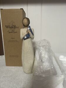 Brand New Willow Tree Susan Lordi Hero honor memory flag Figurine #26152