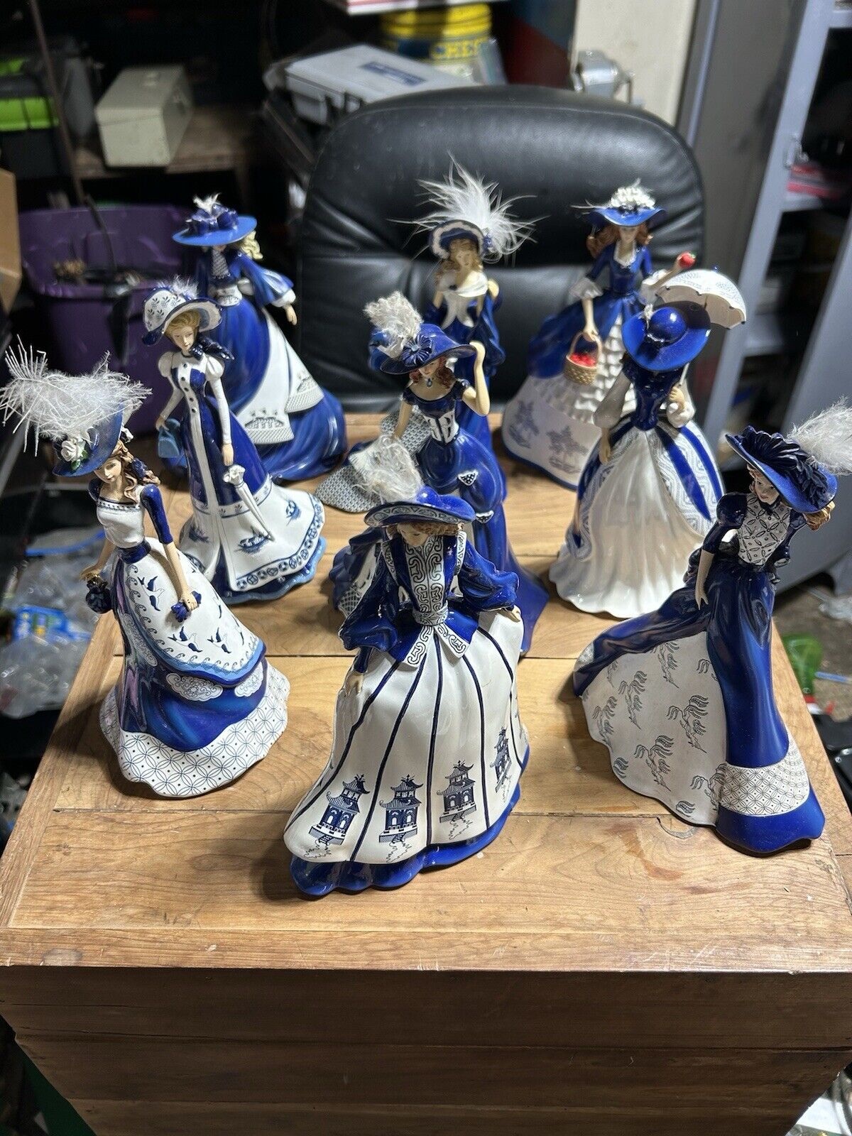 Vintage Blue Willow Ladies(9) Total
