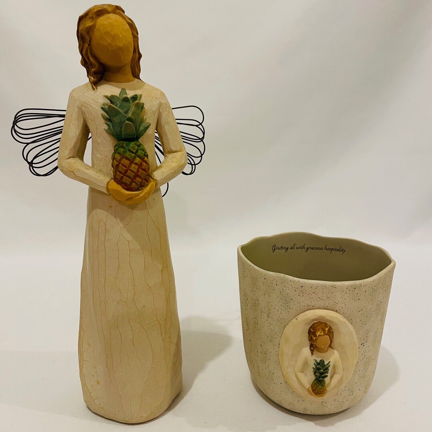 Willow Tree 8" Welcoming Angel Figurine Girl Pineapple + cup/candle  Susan Lordi