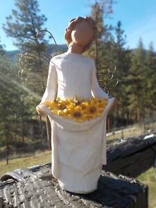 Willow Tree Demdaco 2010 Susan Lordi Figurine "Sunshine"