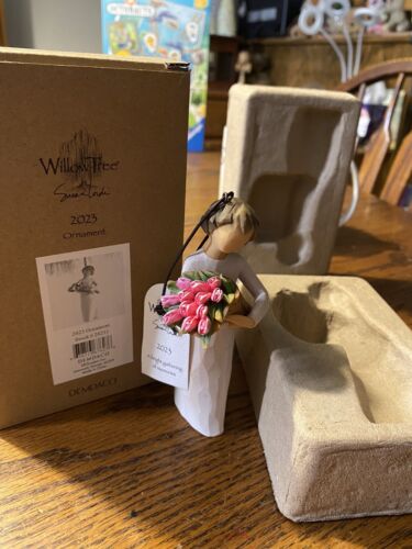 Willow Tree 2023 Annual Ornament A Bright Gathering Of Memories Susan Lordi