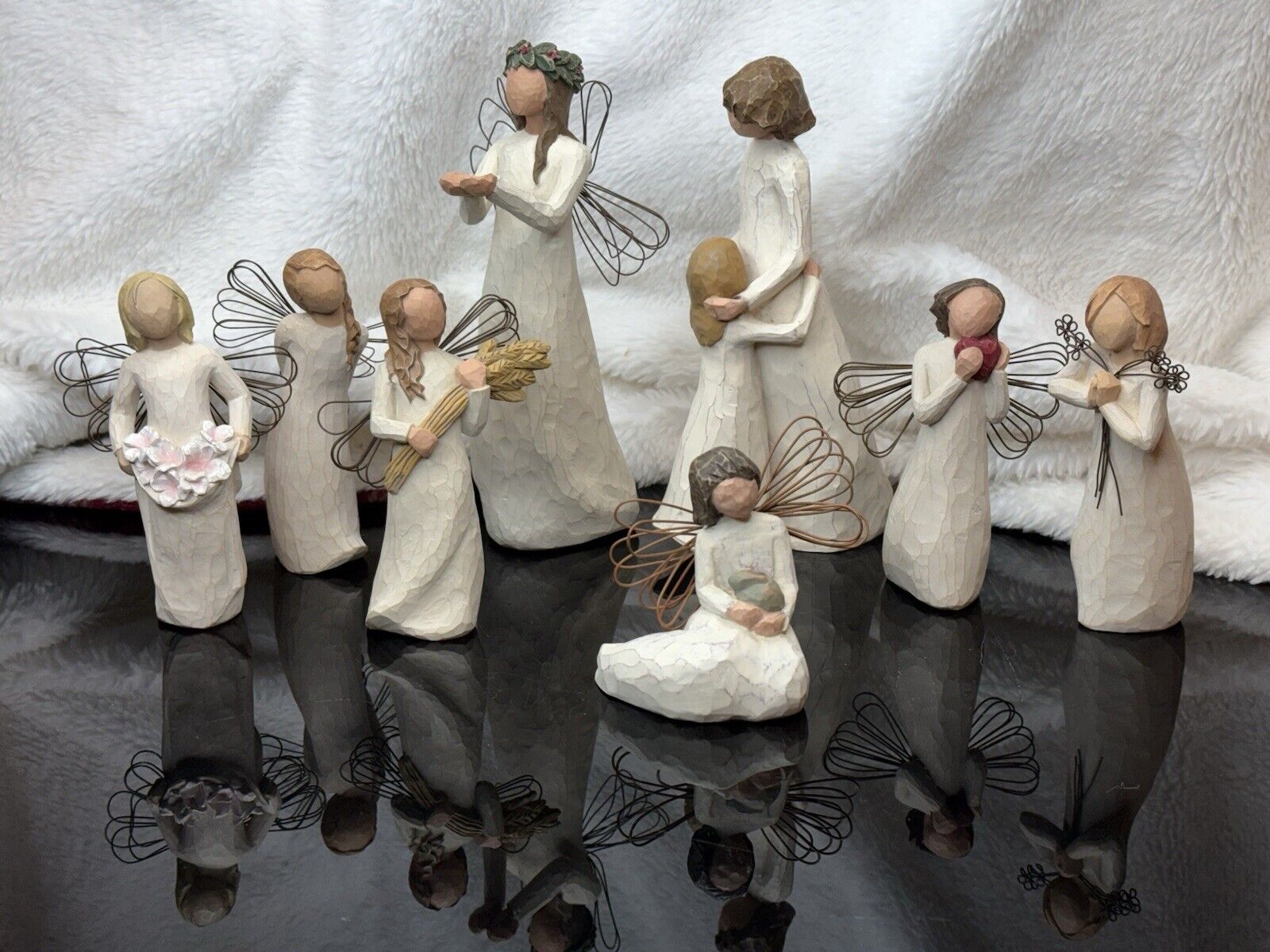 Lot of 8 Willow Tree Figurines Angel of Protection Mother & Daughter etc