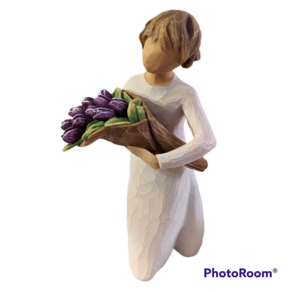 Willow Tree Figurine Surprise by Susan Lordi Purple Flowers 27788 New Open Box