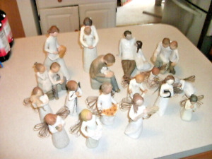 LOT OF 17 WILLOW TREE DEMDACO SUSAN LORDI FIGURINES FIGURES LQQK! LOT 2
