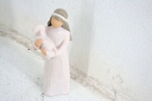 Willow Tree 26005 Natural Six Piece Nativity Set Sculpted Hand Painted Figures