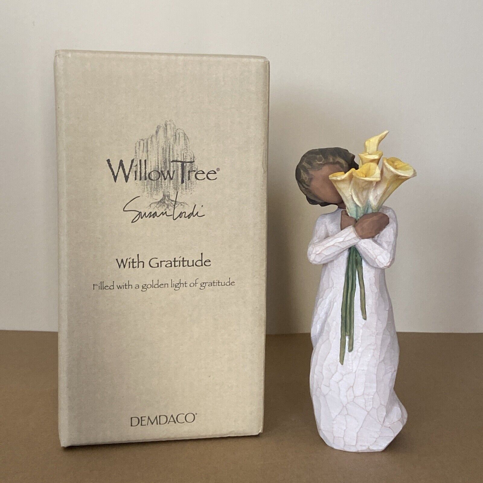 Willow Tree With Gratitude Resin Figure Holding Bouquet Yellow Calla Lilies